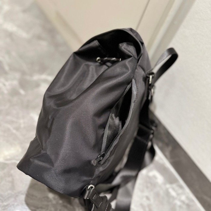 Drawstring backpack bag  ,size 30x12x30cm,no box,  B50-7