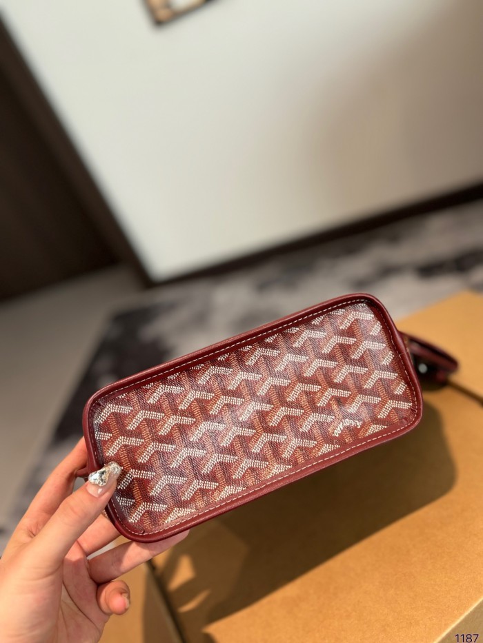 Split leather bag ,3A ,size 20X19cm,no box,  B68-66-68