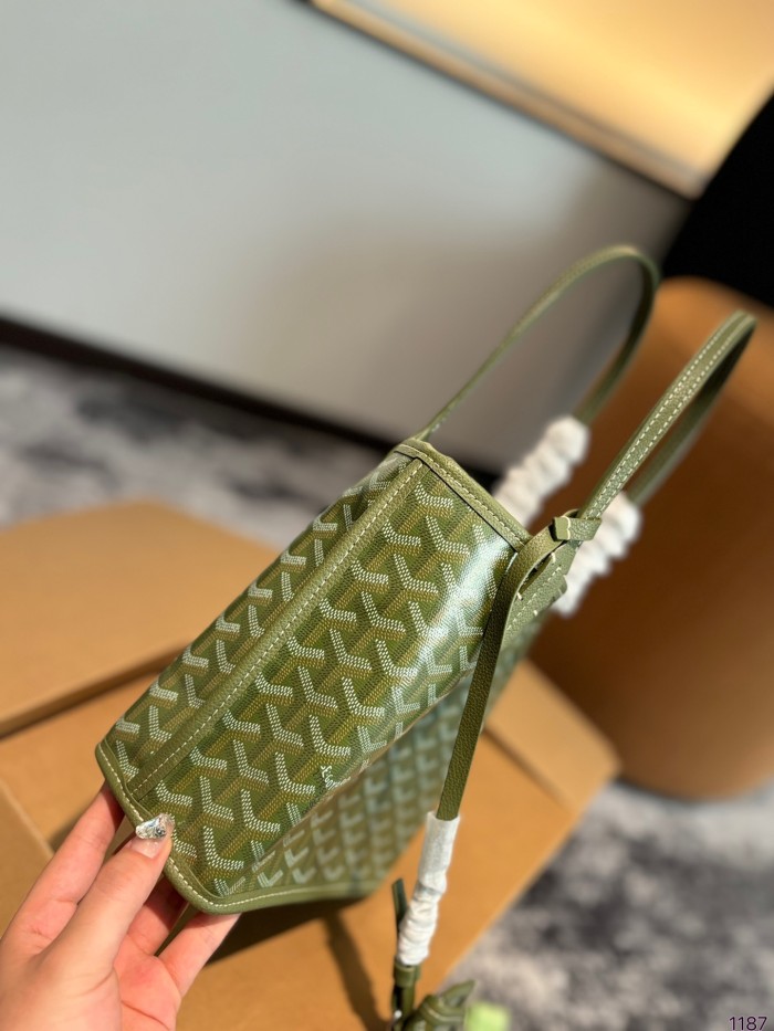 Split leather bag ,3A ,size 20X19cm,no box,  B68-66-68