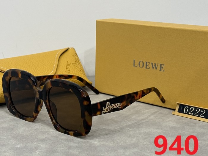 Blue light blocking sunglasses with the box and case ,G25-935-940