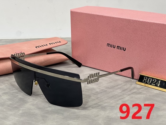 Blue light blocking sunglasses with the box and case ,G25-925-929
