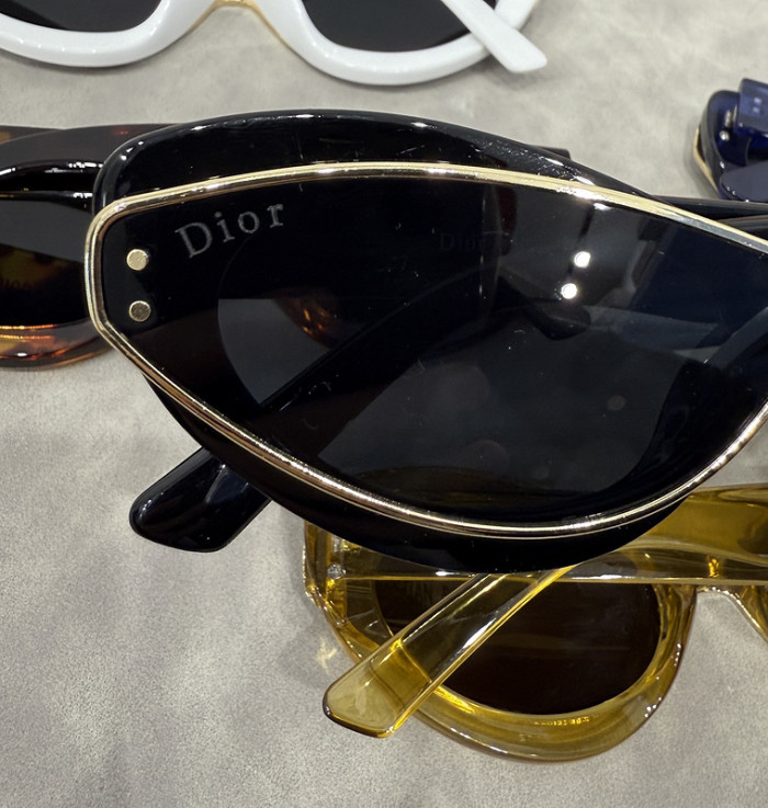 Blue light blocking sunglasses with the box and case ,G25-1007-1013