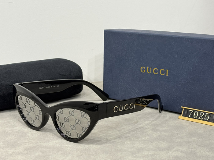 Blue light blocking sunglasses with the box and case ,G25-990-994