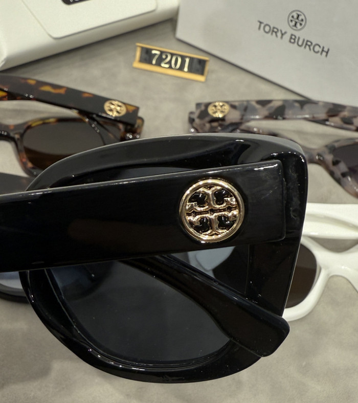 Blue light blocking sunglasses with the box and case ,G25-985-989
