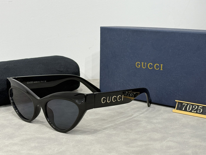 Blue light blocking sunglasses with the box and case ,G25-990-994
