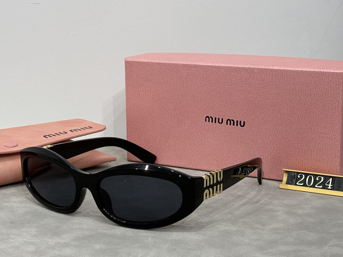 Blue light blocking sunglasses with the box and case ,G25-995-1001