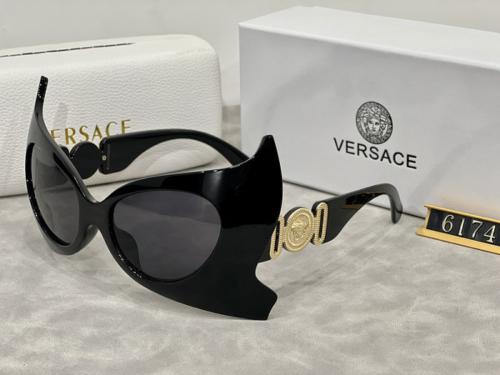Blue light blocking sunglasses with the box and case ,G25-960-966
