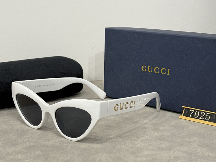 Blue light blocking sunglasses with the box and case ,G25-990-994