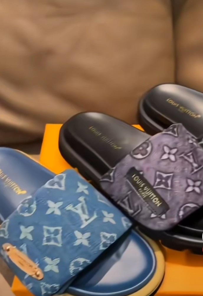 Women and men flat slippers shoes,with logo with box,size 35-45, SS60-192-198