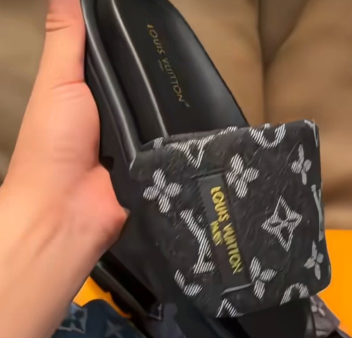Women and men flat slippers shoes,with logo with box,size 35-45, SS60-192-198