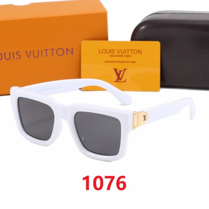 Blue light blocking sunglasses with the box and case ,G25-1071-1076