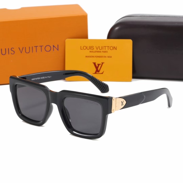 Blue light blocking sunglasses with the box and case ,G25-1071-1076