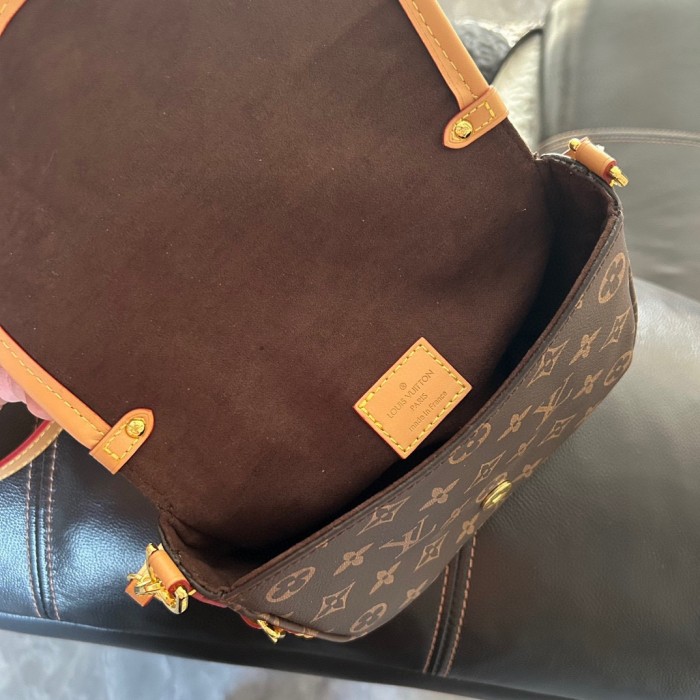Split leather bag ,3A , size 20x16cm,no box,  B68-77