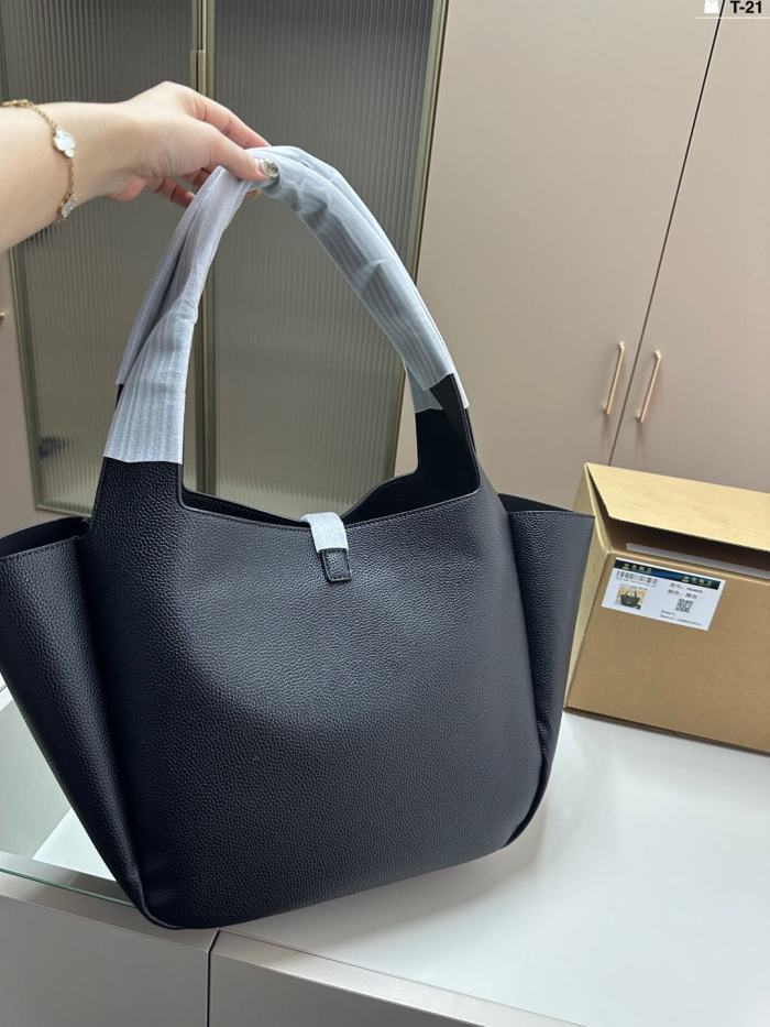 Split leather bag ,3A ,size 31x30cm,no box,  B75-137