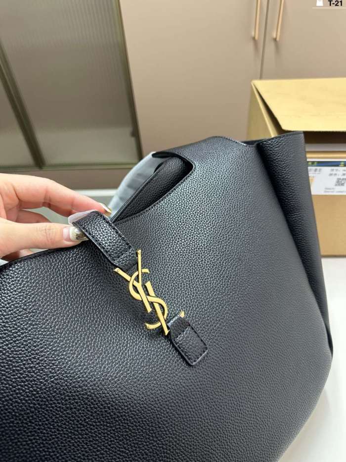 Split leather bag ,3A ,size 31x30cm,no box,  B75-137