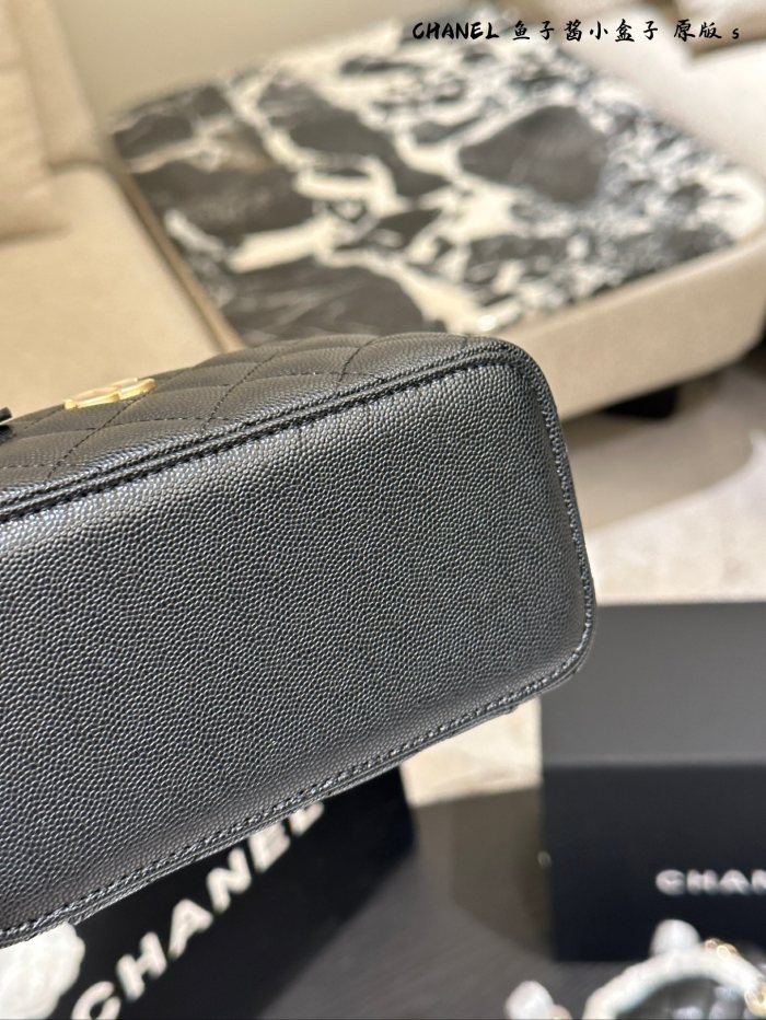 Split leather makeup bag ,4A ,size 19cm,no box,  B75-127