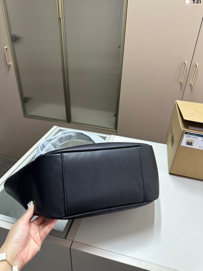 Split leather bag ,3A ,size 31x30cm,no box,  B75-137