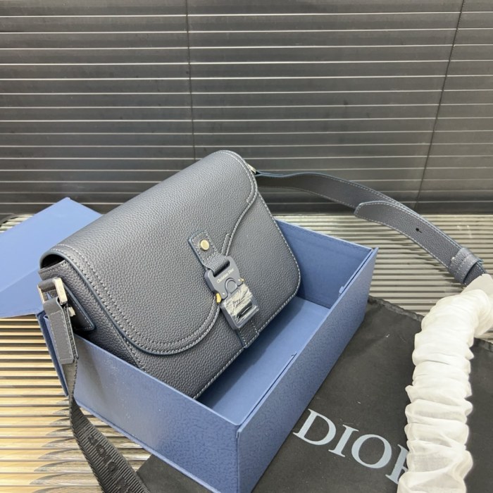 Split leather bag ,3A ,size 23x18cm,no box,  B75-138