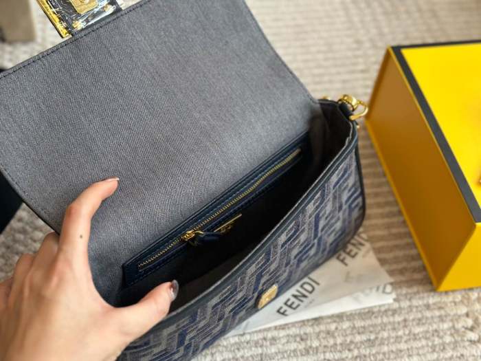 Canvas split leather bag ,4A ,size 27cm,no box,  B88-111