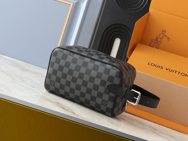 Leather bag ,5A ,size 23x13x12cm,no box, B75-145
