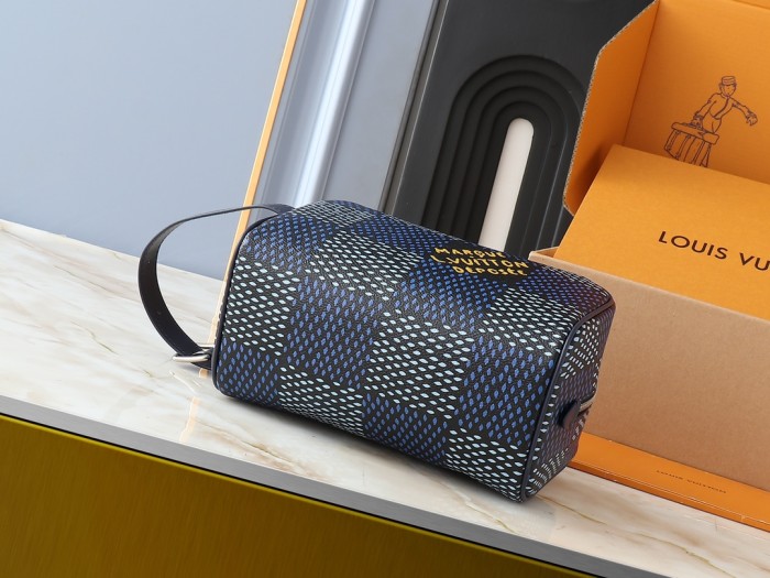 Leather bag ,5A ,size 23x13x12cm,no box,  B75-148