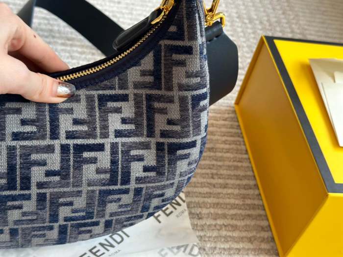 Canvas split leather bag ,4A ,size 26cm,no box,  B88-110