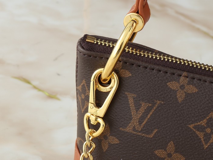 Leather bag ,5A ,size 25x13x5cm,no box,  B88-125