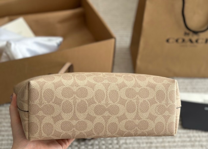 Split leather bag ,3A ,size 25x22cm,no box,  B75-151-156