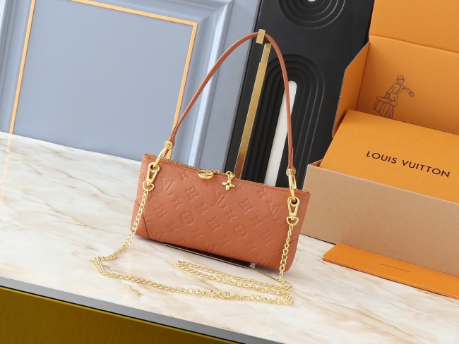 Leather bag ,5A ,size 25x13x5cm,no box, B88-119