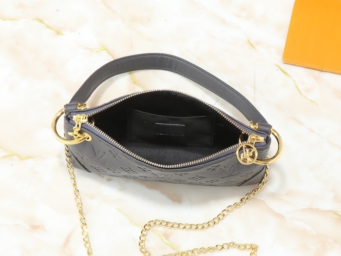 Leather bag ,5A ,size 25x13x5cm,no box,  B88-118
