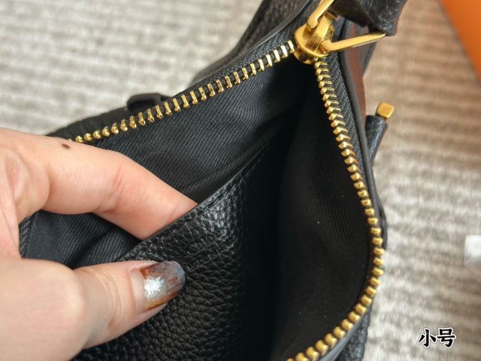 Split leather bag ,4A ,size 22x17cm,no box,  B88-128-135