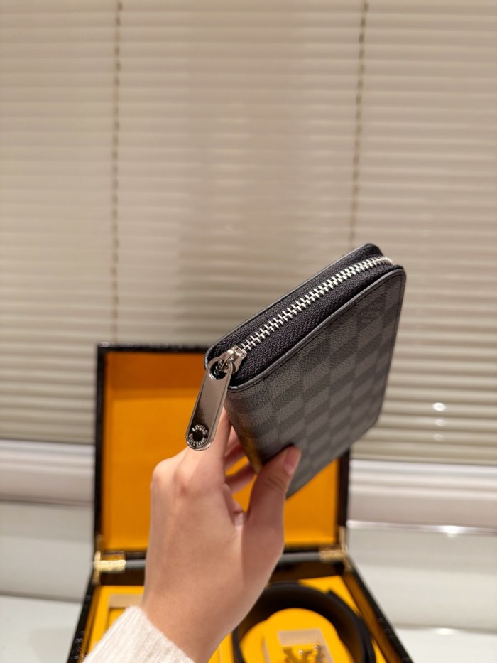 Leather wallet and belt and key chain a set ,5A ,  B98-2