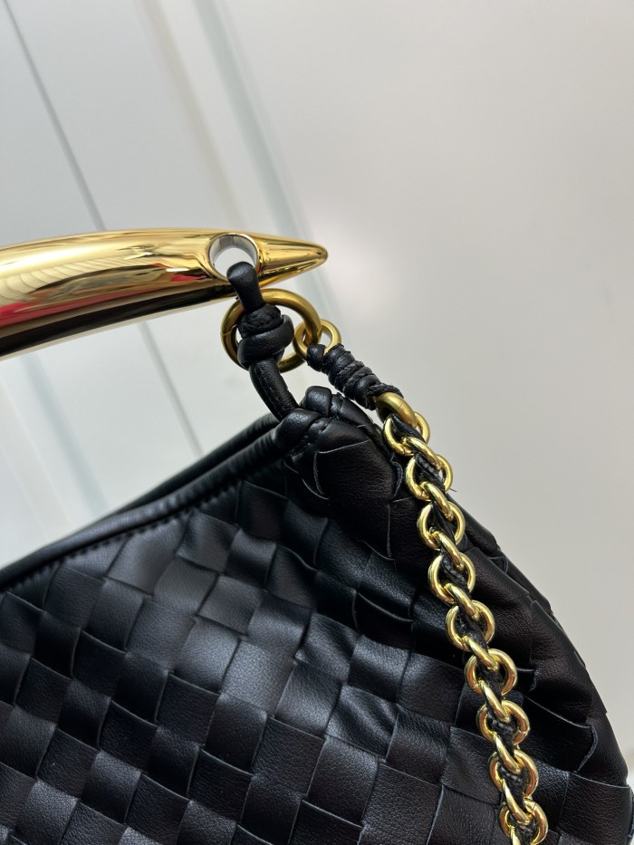 Leather bag ,5A ,size 20x33x4cm,no box,  B110-17