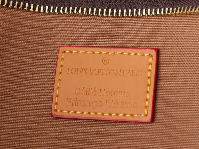 Leather bag ,5A ,size 42cm,no box,  B110-20