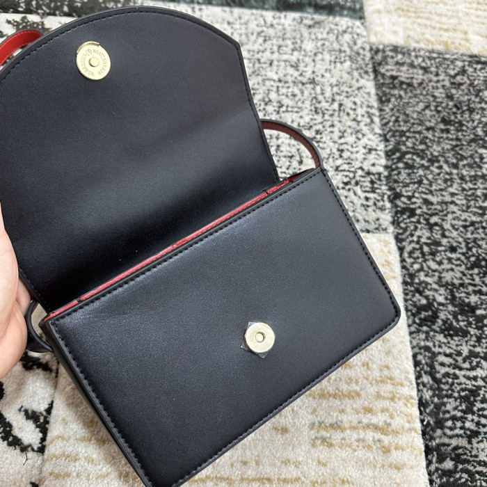 5A, real lether,  cross shoulder bag , size 22x12x5.5cm, no box. B98-16