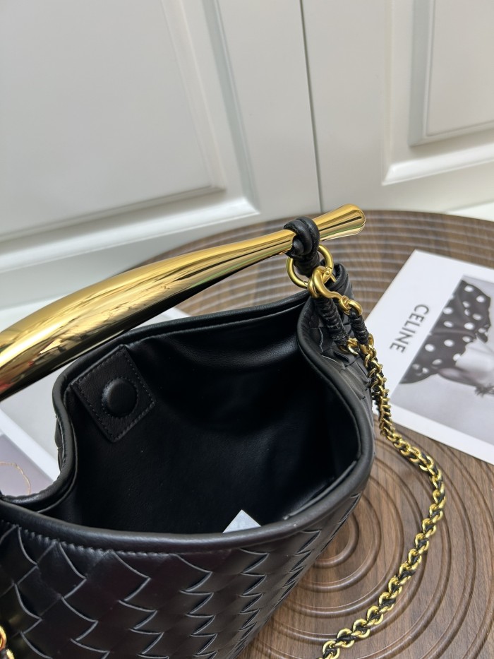Leather bag ,5A ,size 20x33x4cm,no box,  B110-17