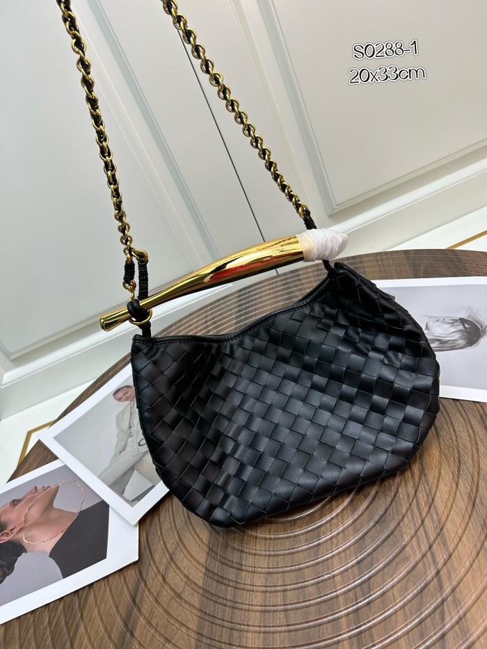 Leather bag ,5A ,size 20x33x4cm,no box,  B110-17