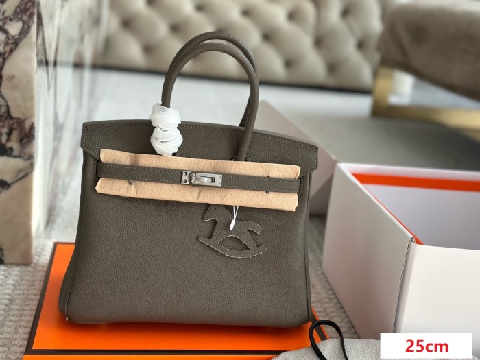 Leather bag ,5A ,size 25cm,no box,  B110-19