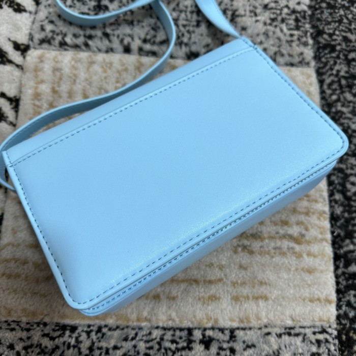 5A, real lether,  cross shoulder bag , size 22x12x5.5cm, no box. B98-18
