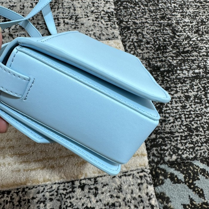 5A, real lether,  cross shoulder bag , size 22x12x5.5cm, no box. B98-18
