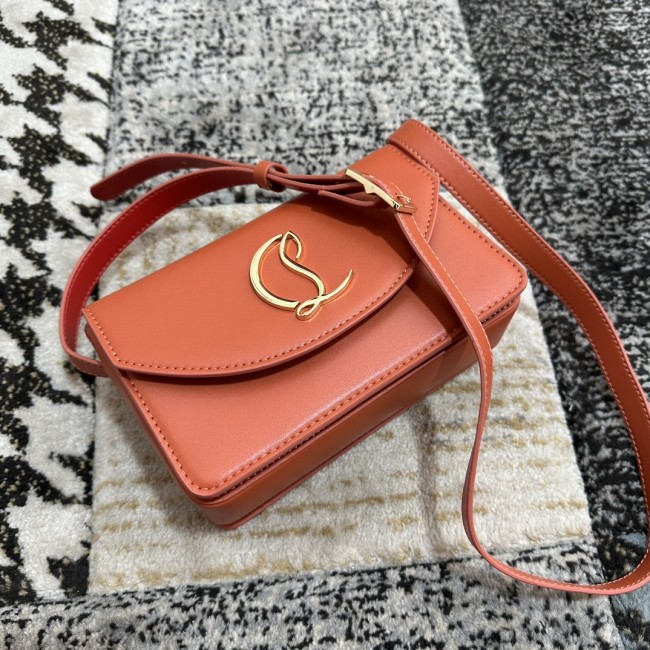 5A, real lether, cross shoulder bag , size 22x12x5.5cm, no box. B98-19