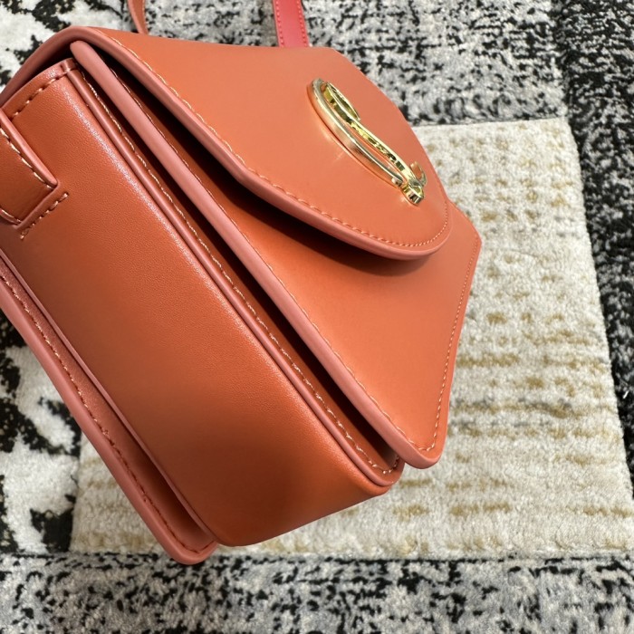 5A, real lether,  cross shoulder bag , size 22x12x5.5cm, no box. B98-19