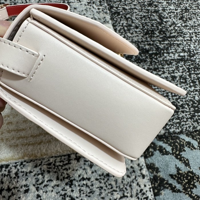 5A, real lether,  cross shoulder bag , size 22x12x5.5cm, no box. B98-17
