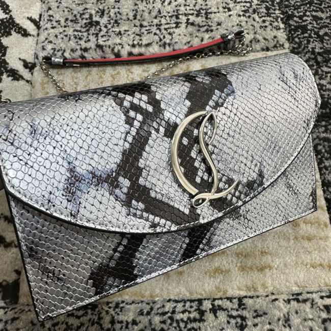 5A, real lether, cross shoulder bag , size 22x12x5.5cm, no box. B98-115