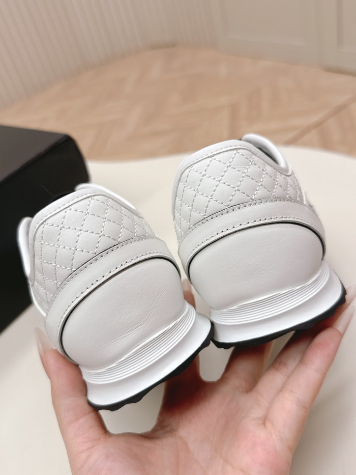 Women runner flat shoes,  size 35-40, SS70-99