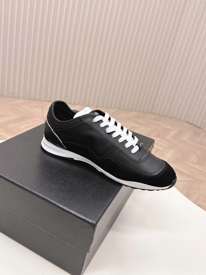 Women runner flat shoes,  size 35-40, SS70-100