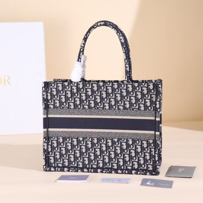 Embroidery ON THE GO  bag ,5A ,size 36cm or 41cm,no box,  B110-33