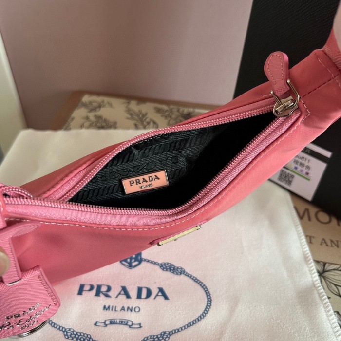 Nylon bag ,budget ,size 20cm,no box,  B35-191-196