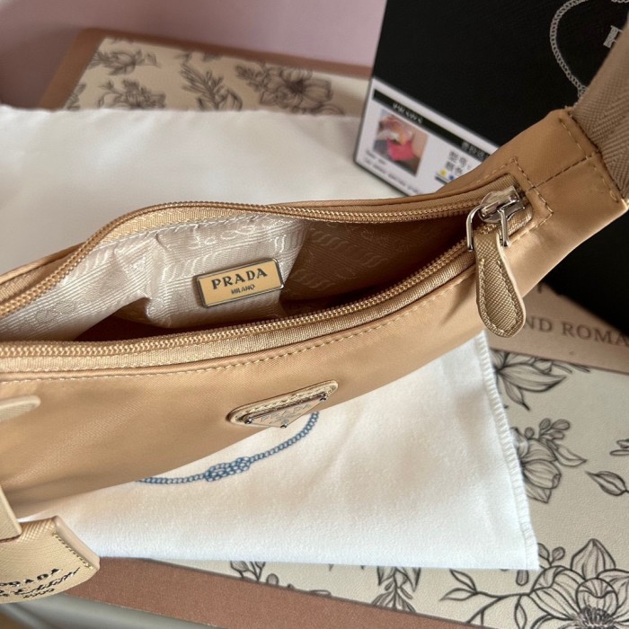 Nylon bag ,budget ,size 20cm,no box,  B35-191-196