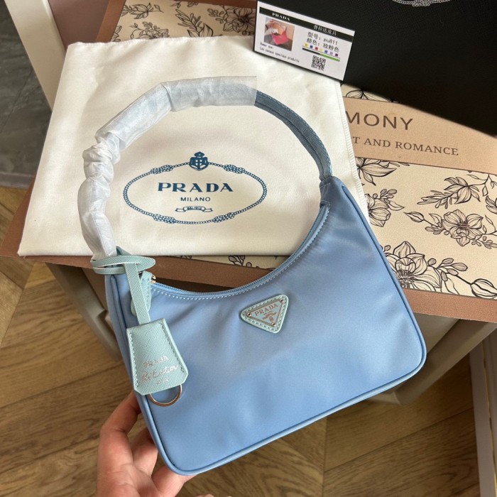 Nylon bag ,budget ,size 20cm,no box,  B35-191-196